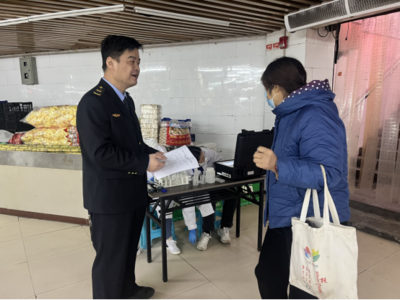 濟(jì)南高新區(qū)市場(chǎng)監(jiān)管部開(kāi)展食品安全“你送我撿”活動(dòng)暨法律咨詢服務(wù)
